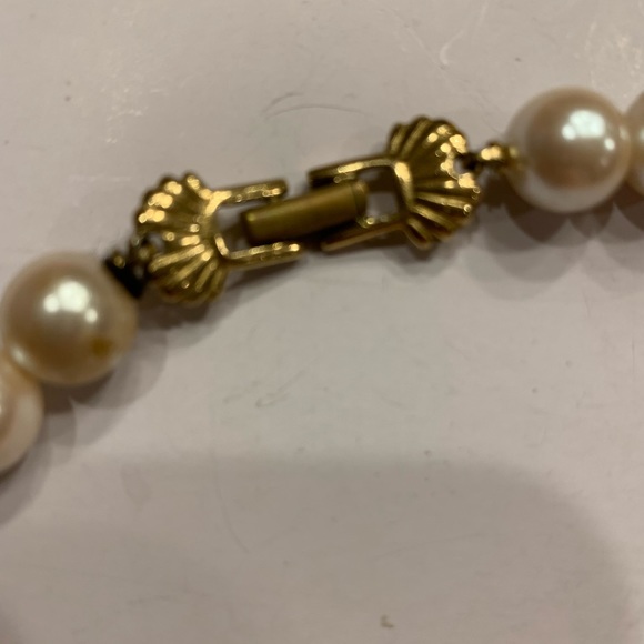 Signed Machelli faux pearl necklace. - Picture 7 of 7